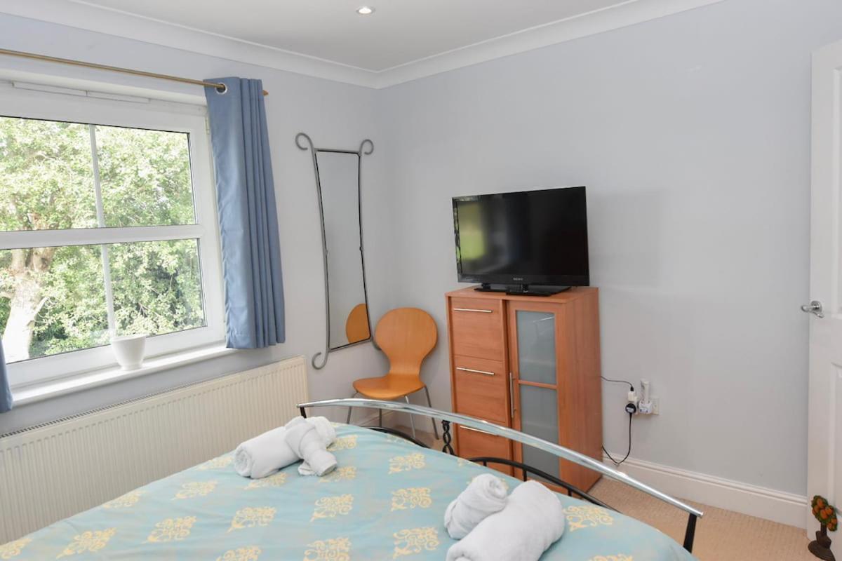 Holiday home 12a Solent Landing Direct Access