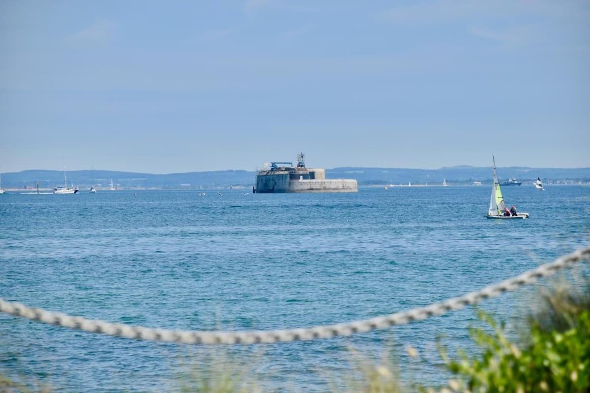 12a Solent Landing Direct Access Holiday home *