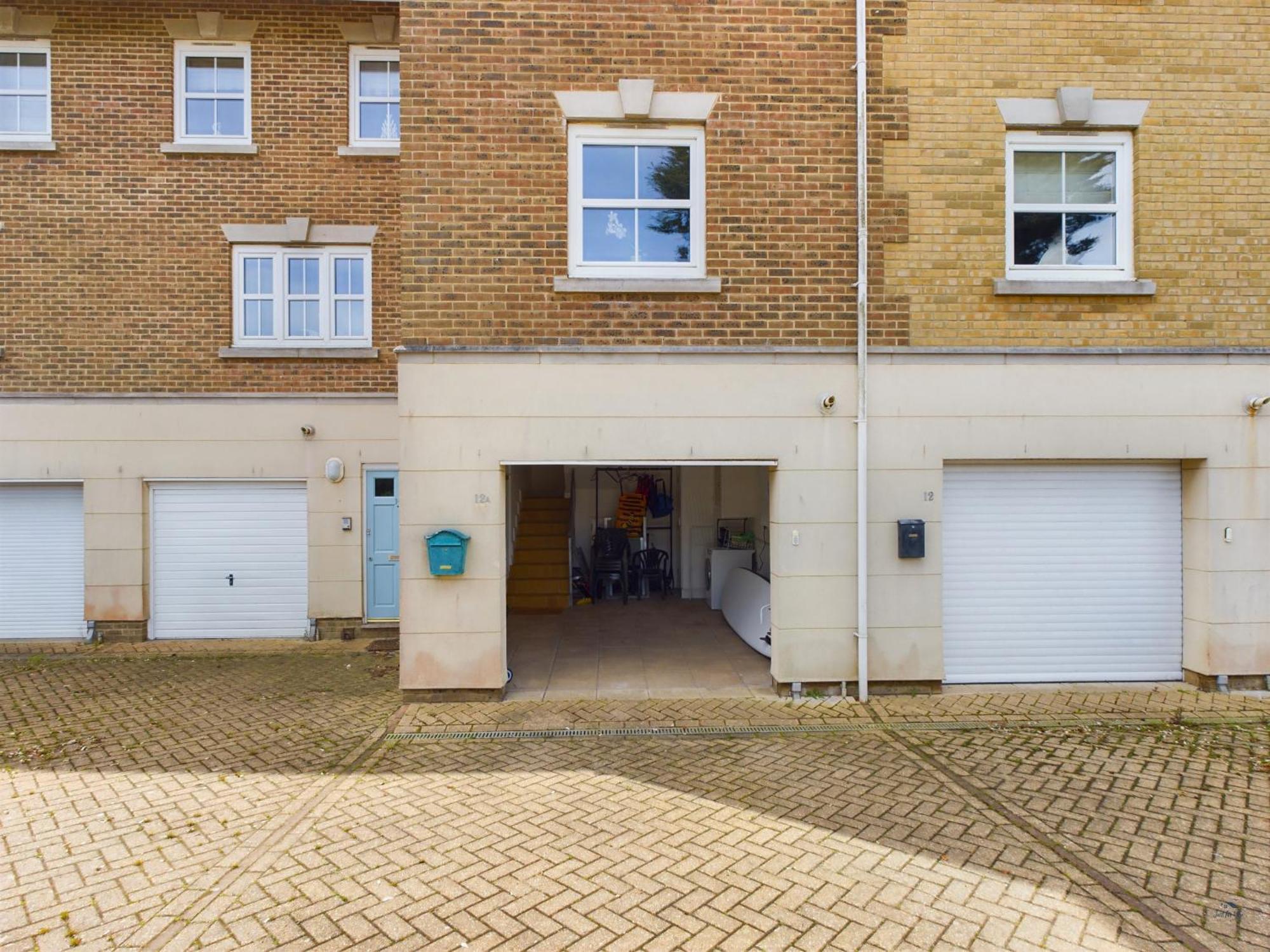 12a Solent Landing Direct Access